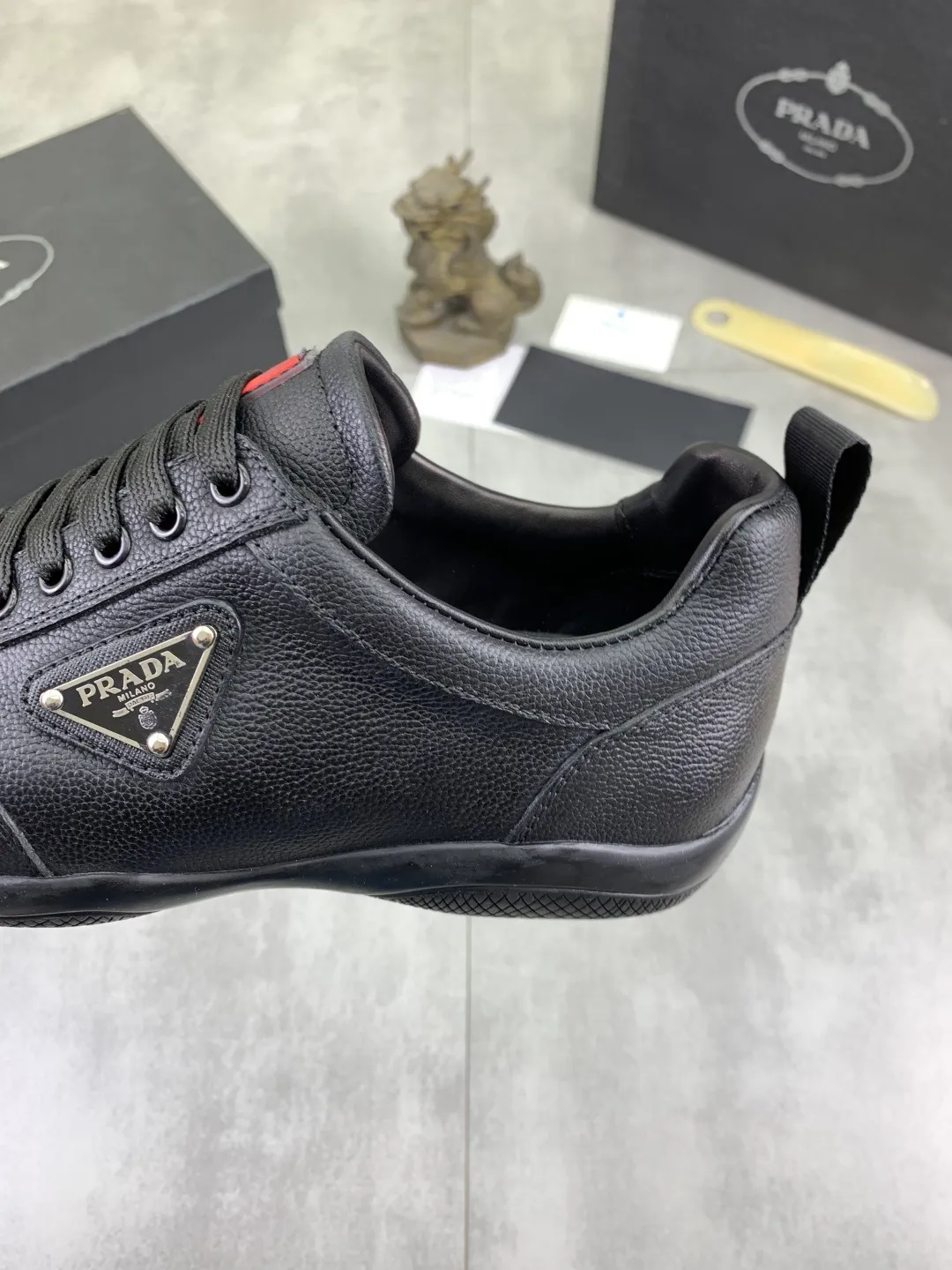 Men's Men's Shoes P400💰[New Style] The latest classic model of high-quality PRADA breathable and comfortable men's shoes is now on the official website, 1:1 copied, synchronized in Hong Kong, and on the same catwalk; all made of calfskin with breathable mesh fabric ➕Imported soft and comfortable sheep Leather lining, 🍡🍡original rubber outsole is non-slip and wear-resistant; comfortable to wear, attractive style, fine workmanship, and simple and neat shoe last, showing a man's courage and toughness, 👍size 38 to 44; 3⃣️colors🉑️ to choose from